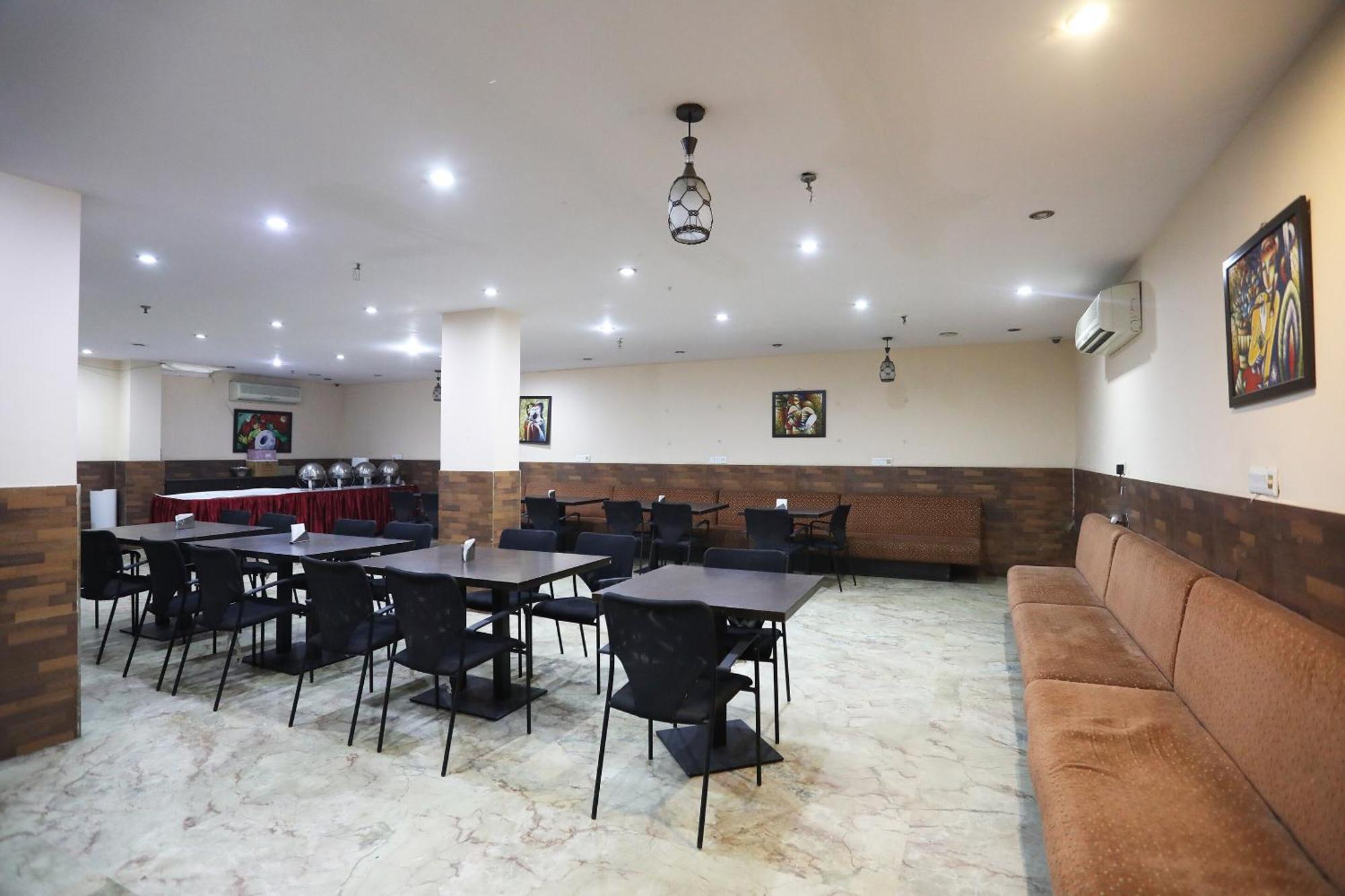 Oyo Hotel Vedas Heritage Делі Екстер'єр фото