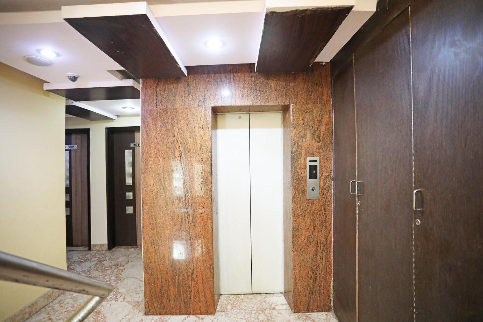 Oyo Hotel Vedas Heritage Делі Екстер'єр фото