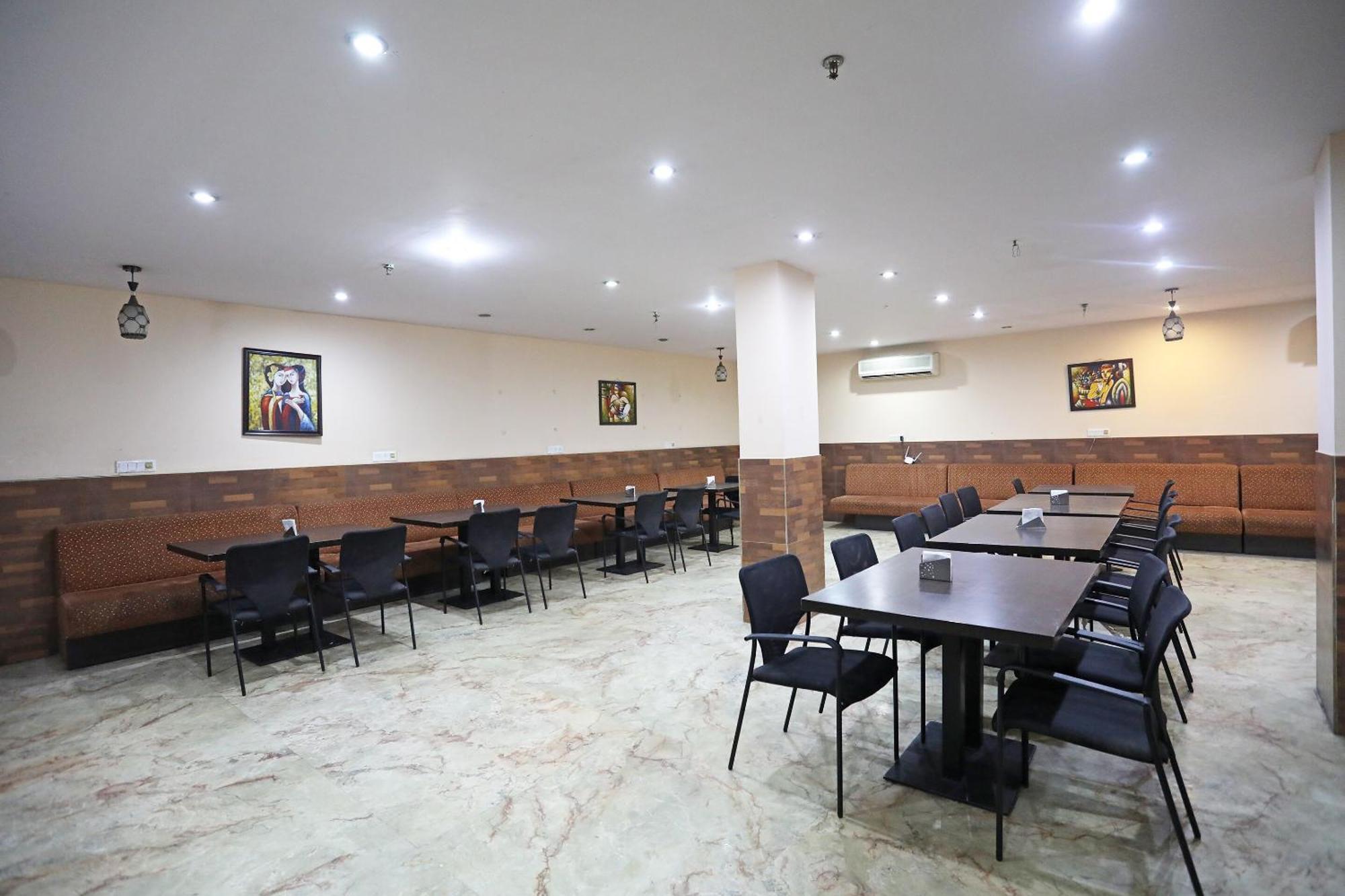 Oyo Hotel Vedas Heritage Делі Екстер'єр фото