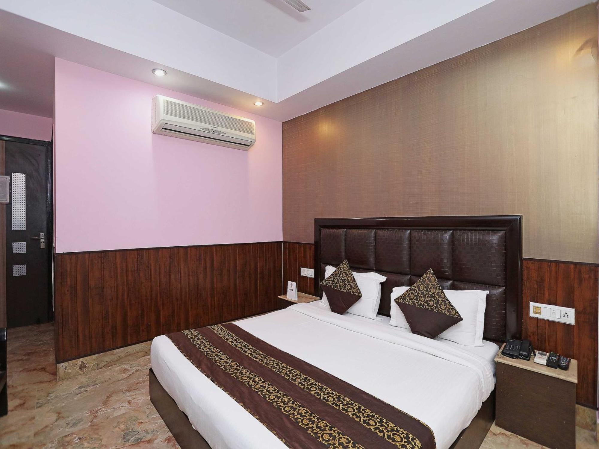 Oyo Hotel Vedas Heritage Делі Екстер'єр фото