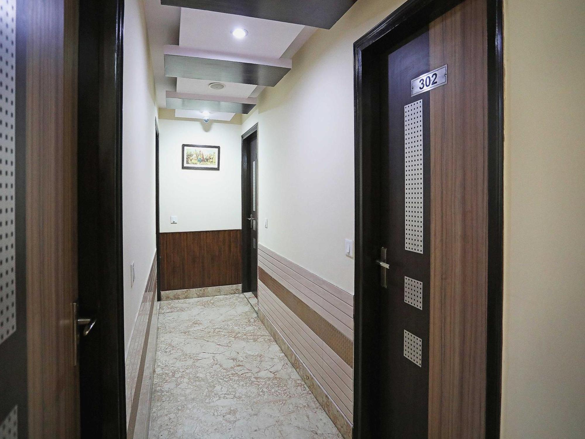 Oyo Hotel Vedas Heritage Делі Екстер'єр фото