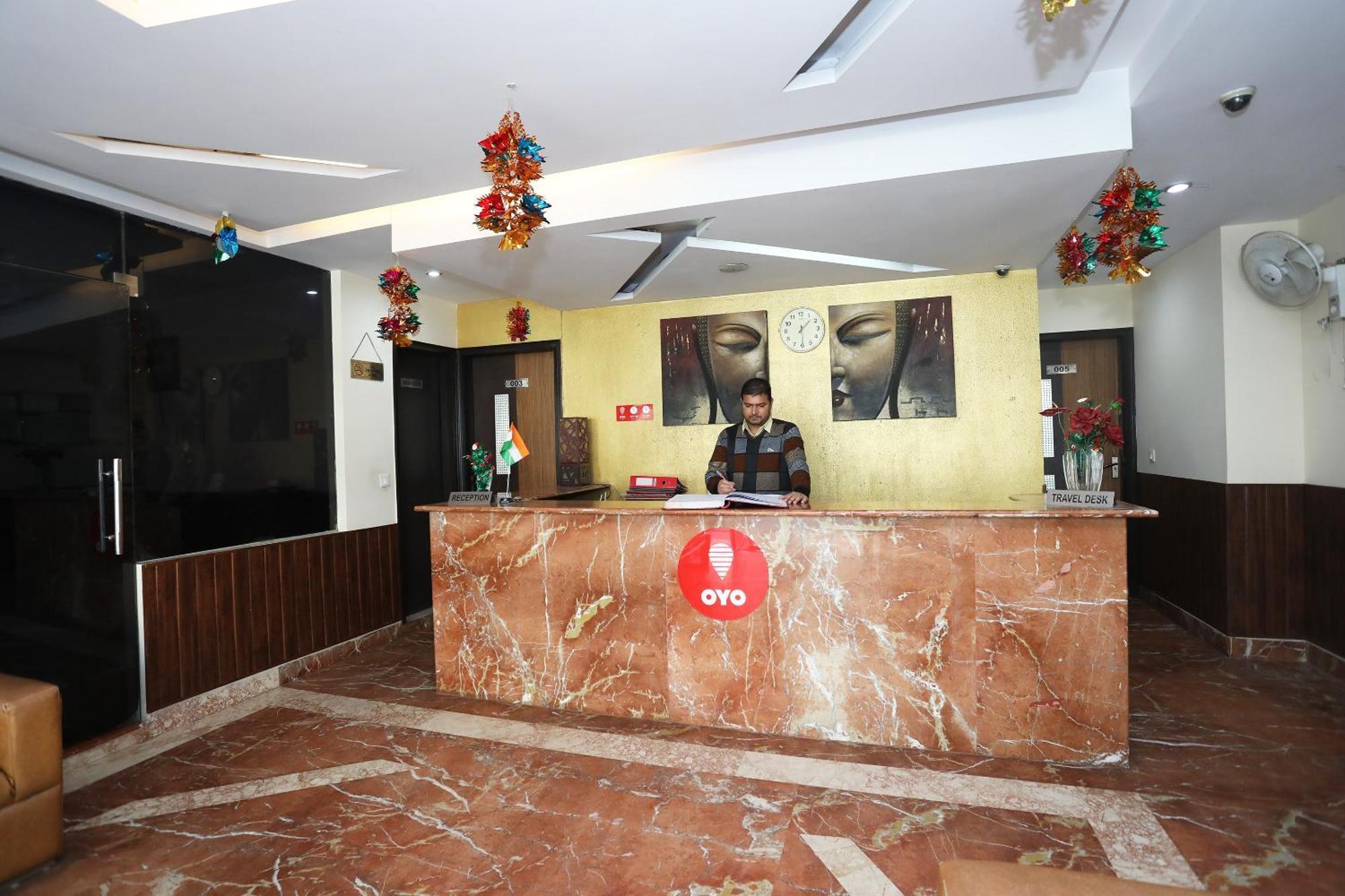 Oyo Hotel Vedas Heritage Делі Екстер'єр фото