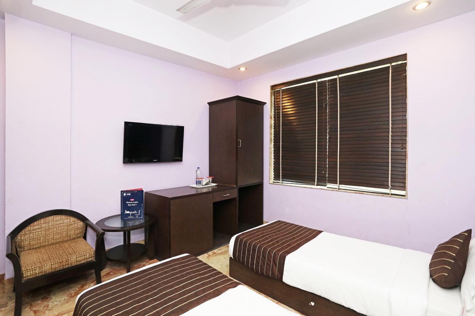 Oyo Hotel Vedas Heritage Делі Екстер'єр фото