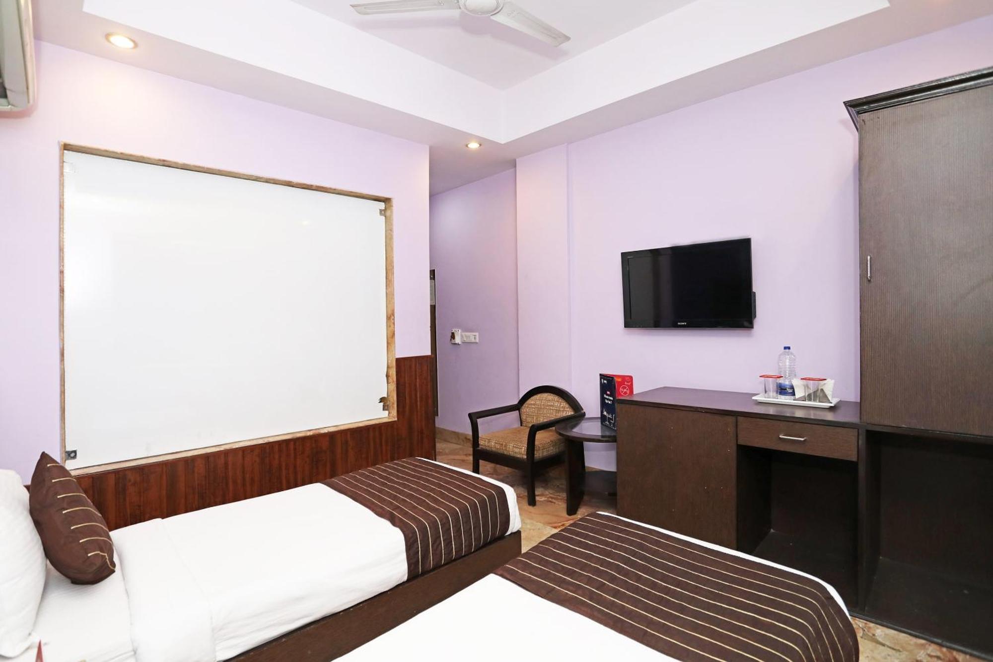 Oyo Hotel Vedas Heritage Делі Екстер'єр фото